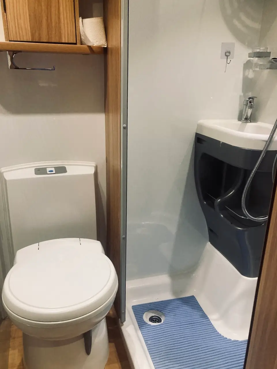 Bathroom and toilet inside the Bailey Approach 765