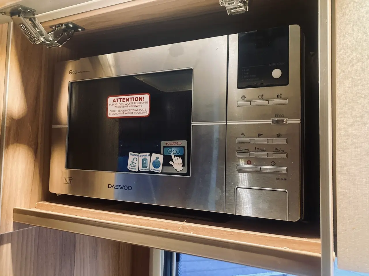 Built-in microwave inside the Bailey Approach 765